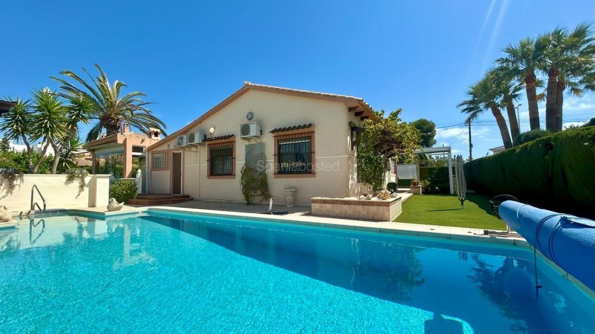 Resale - Villa -
Orihuela Costa - Cabo Roig