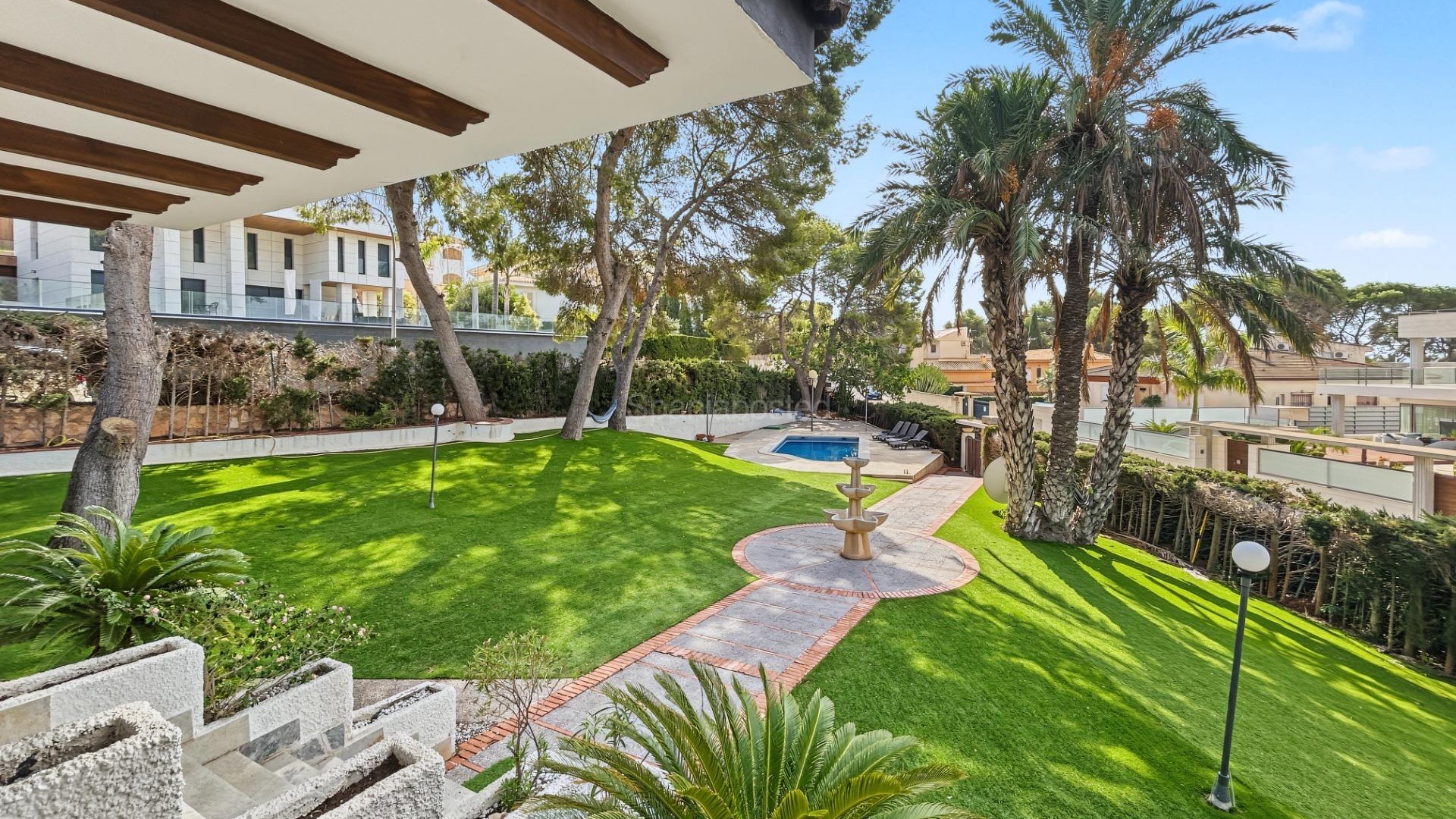 Resale - Villa -
Orihuela Costa - Campoamor