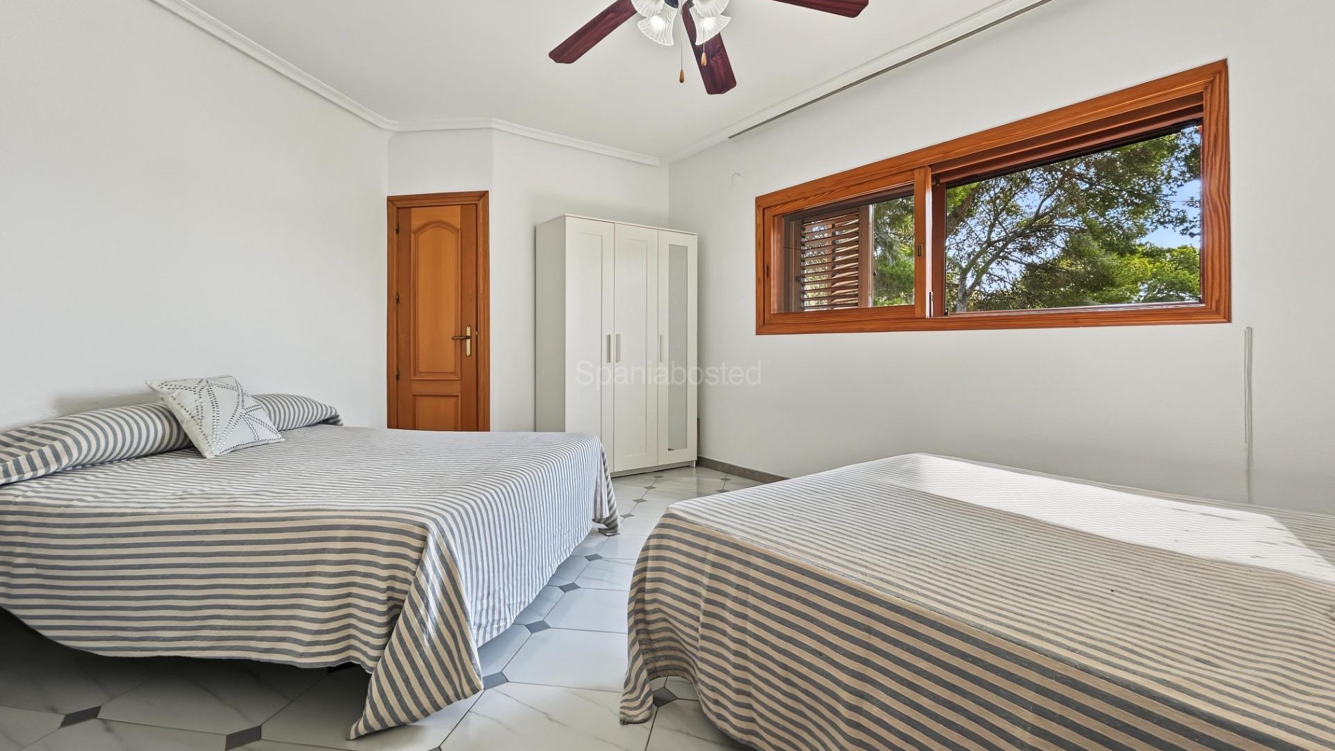 Resale - Villa -
Orihuela Costa - Campoamor