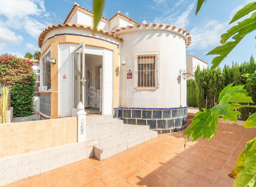 Resale - Villa -
Orihuela Costa - La Florida