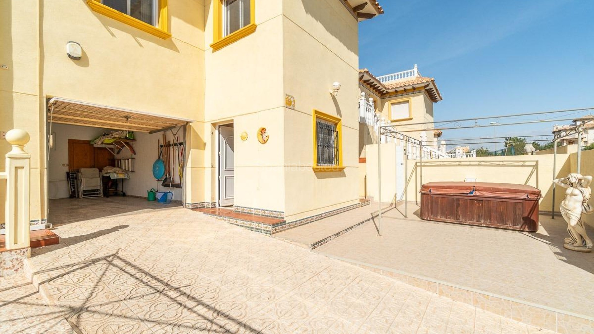 Resale - Villa -
Orihuela Costa - La Zenia