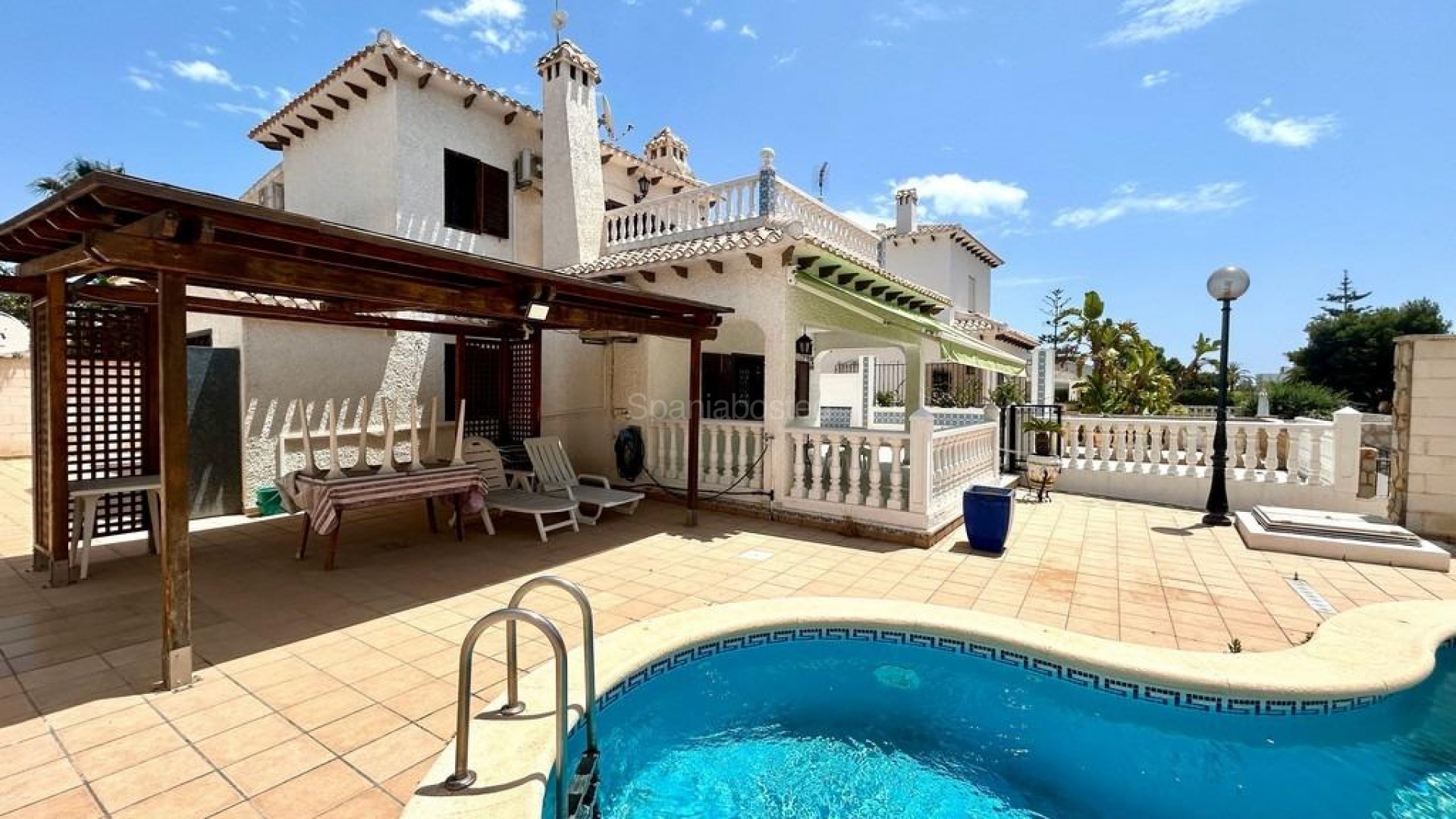 Resale - Villa -
Orihuela Costa - La Zenia