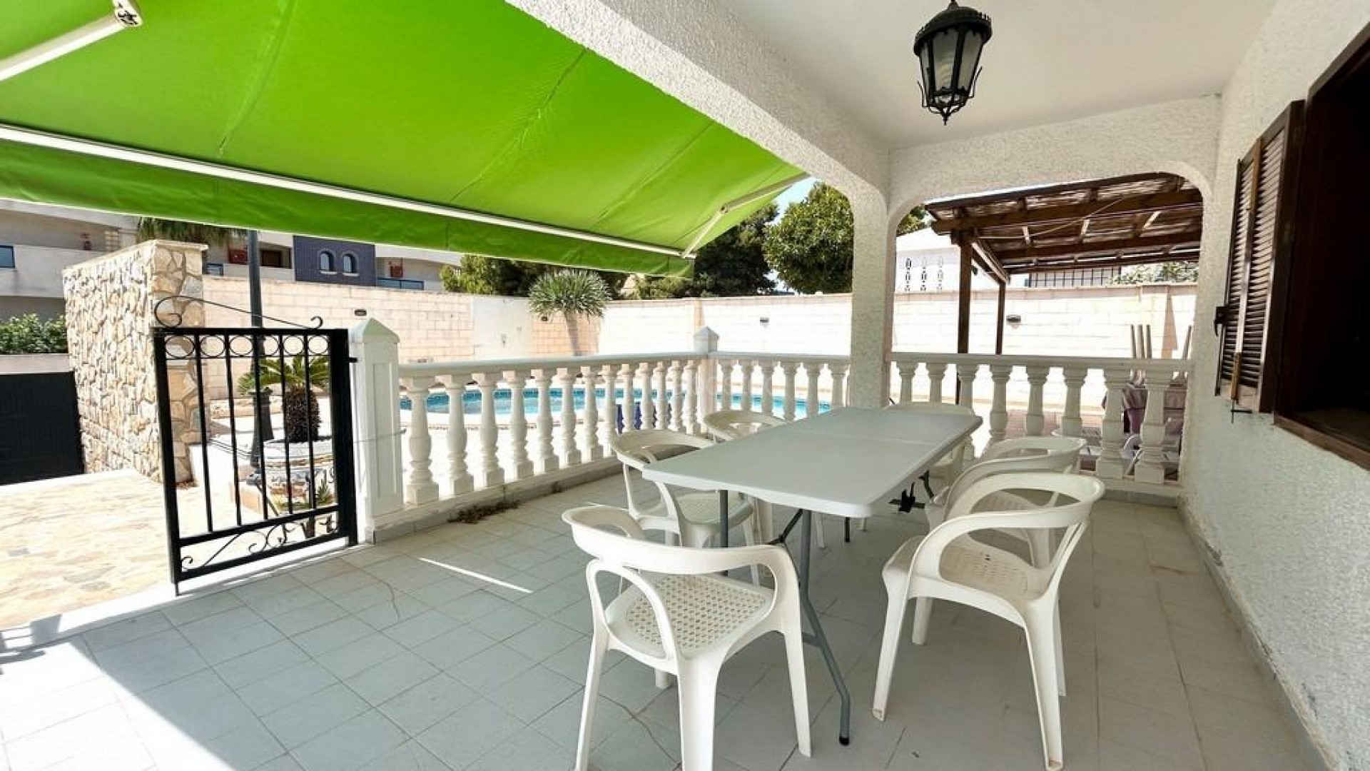 Resale - Villa -
Orihuela Costa - La Zenia