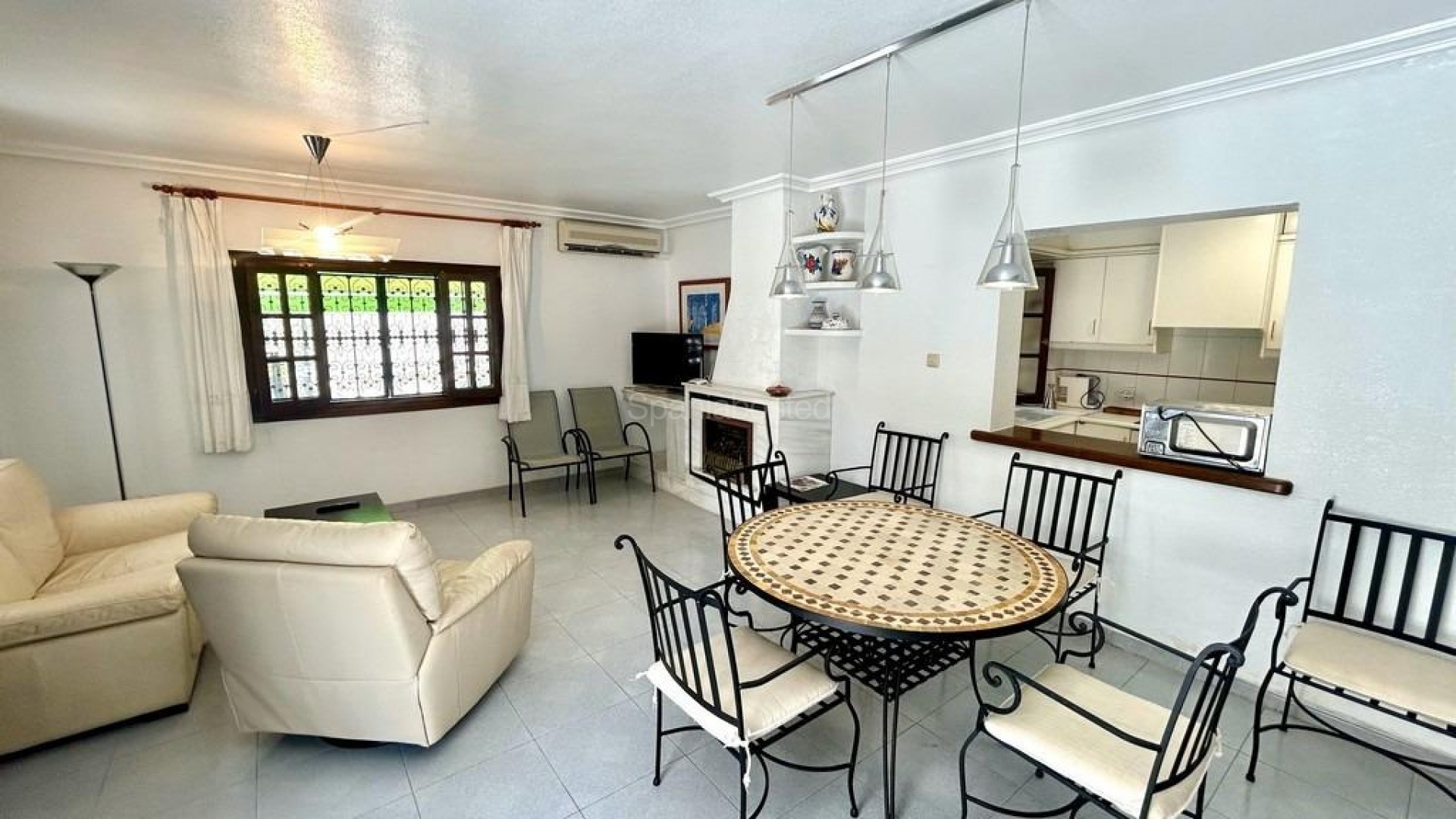 Resale - Villa -
Orihuela Costa - La Zenia