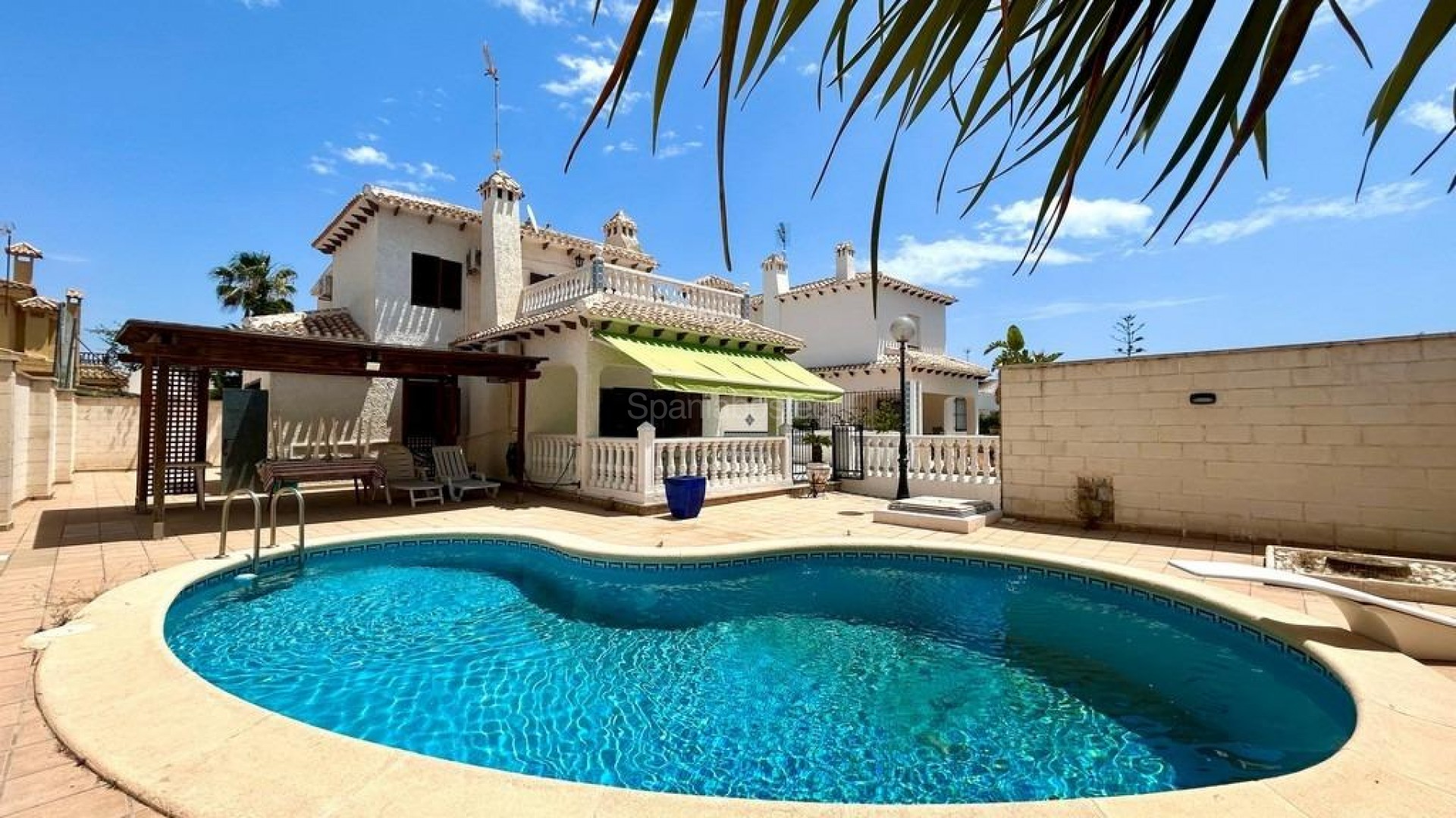 Resale - Villa -
Orihuela Costa - La Zenia