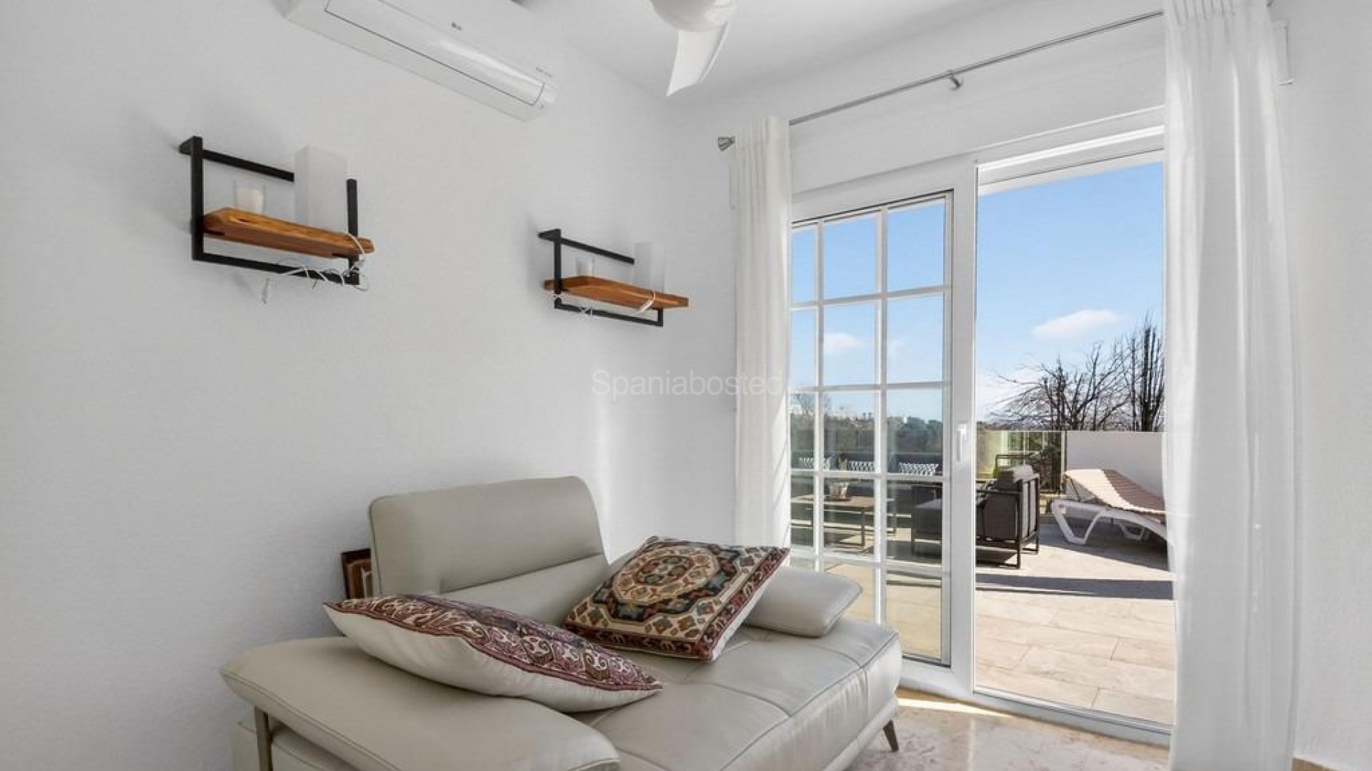 Resale - Villa -
Orihuela Costa - Las Ramblas