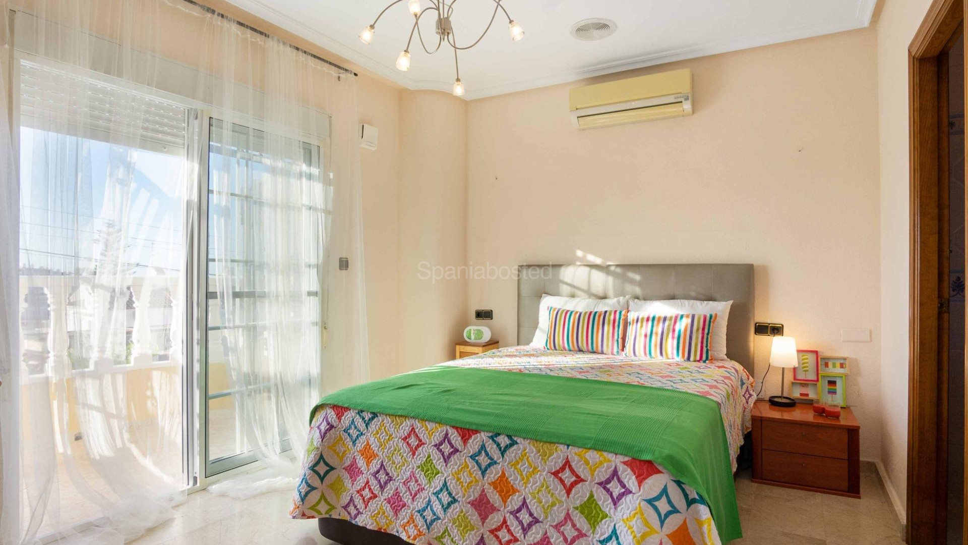 Resale - Villa -
Orihuela Costa - Los Almendros-La Florida