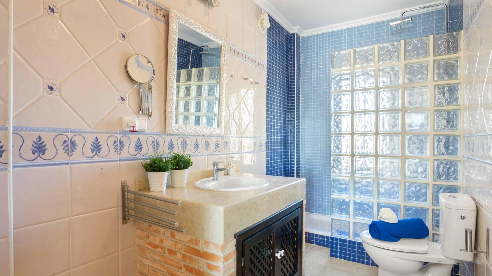 Resale - Villa -
Orihuela Costa - Los Almendros-La Florida