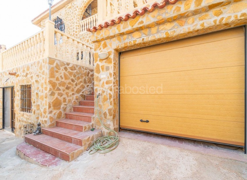 Resale - Villa -
Orihuela Costa - Los Altos