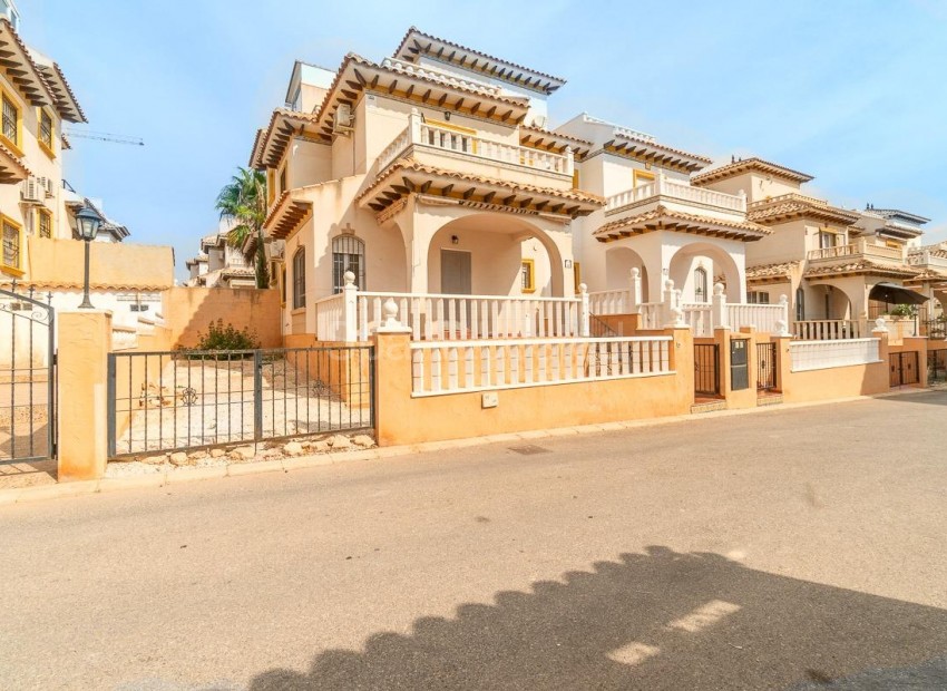 Resale - Villa -
Orihuela Costa - Los Dolses