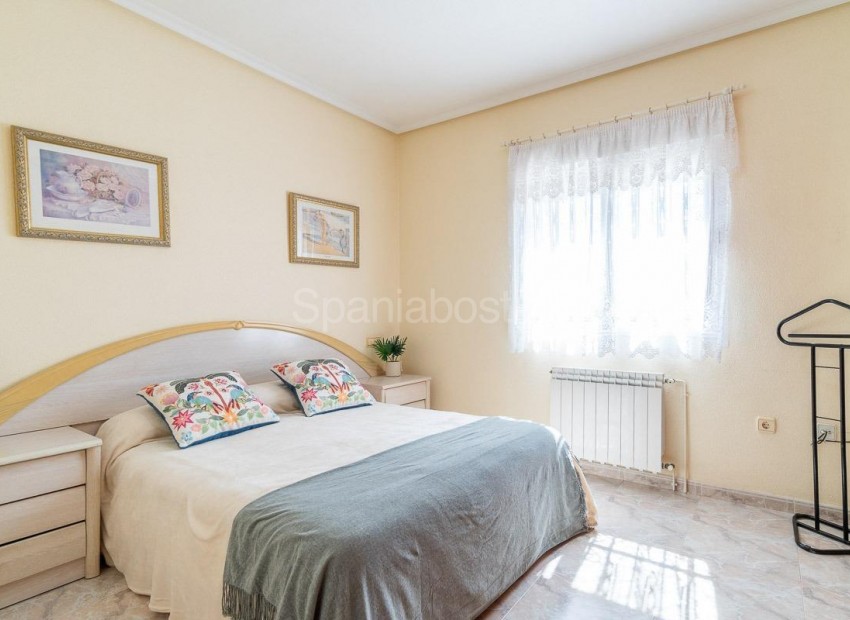 Resale - Villa -
Orihuela Costa - Playa Flamenca