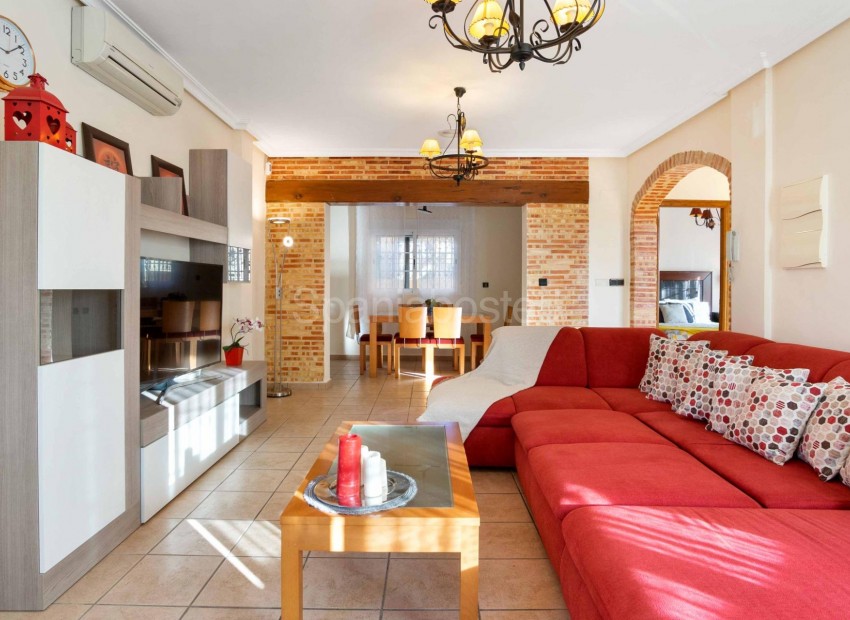 Resale - Villa -
Orihuela Costa - Playa Flamenca