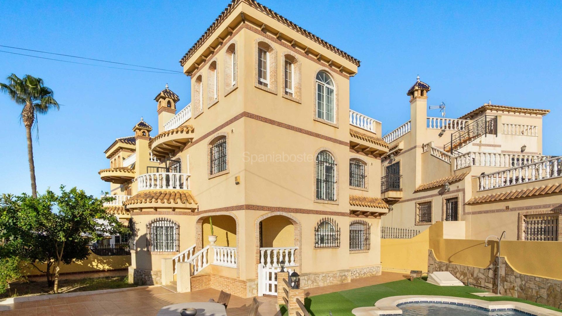 Resale - Villa -
Orihuela Costa - Playa Flamenca