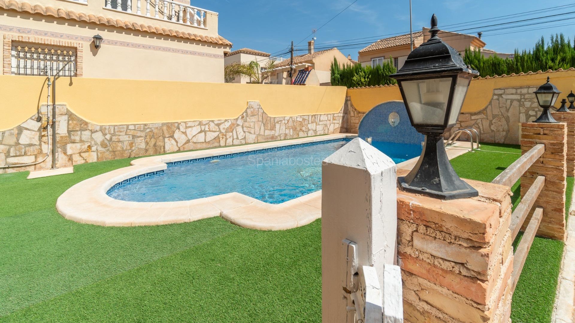 Resale - Villa -
Orihuela Costa - Playa Flamenca