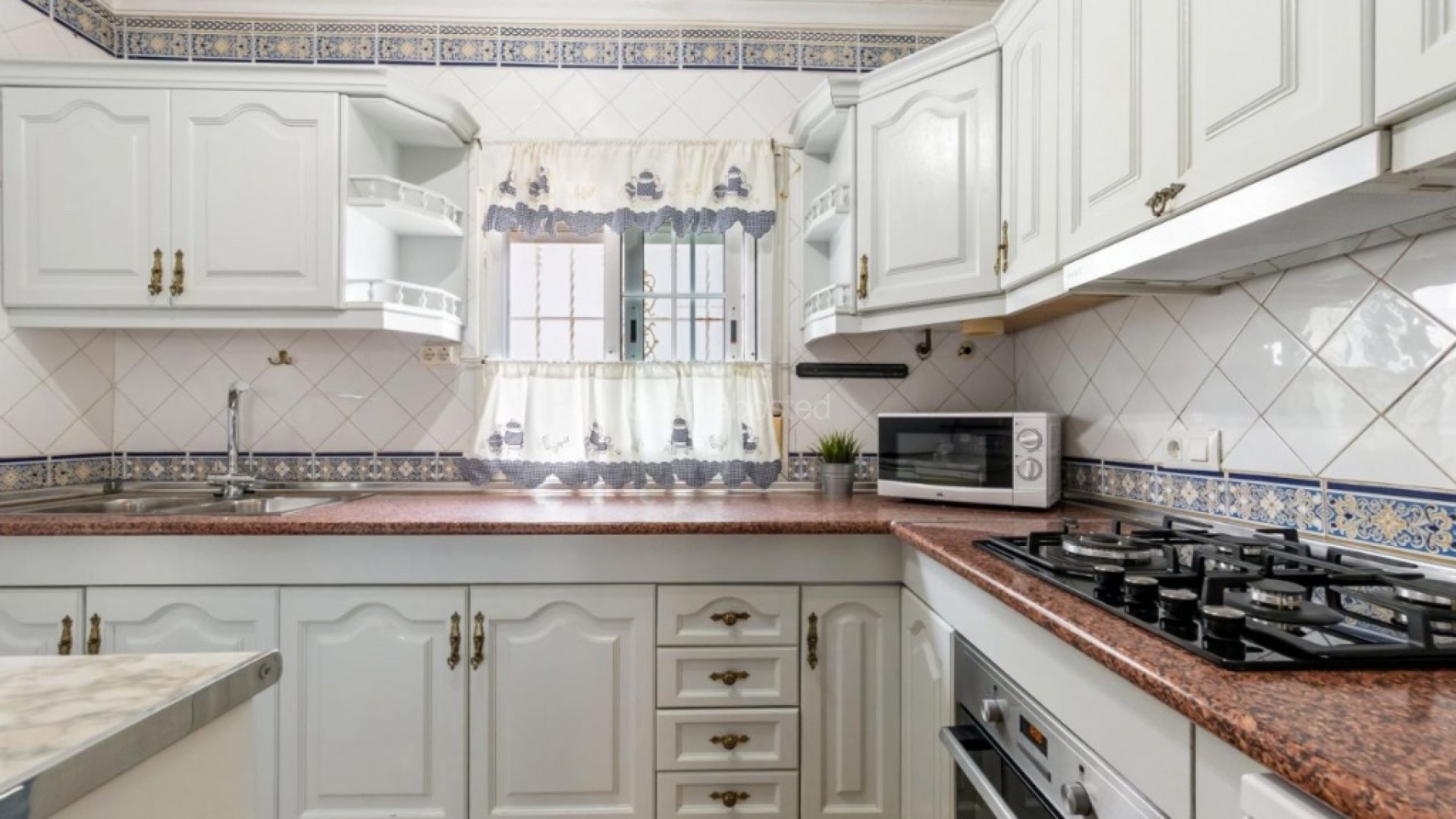 Resale - Villa -
Orihuela Costa - Playa Flamenca