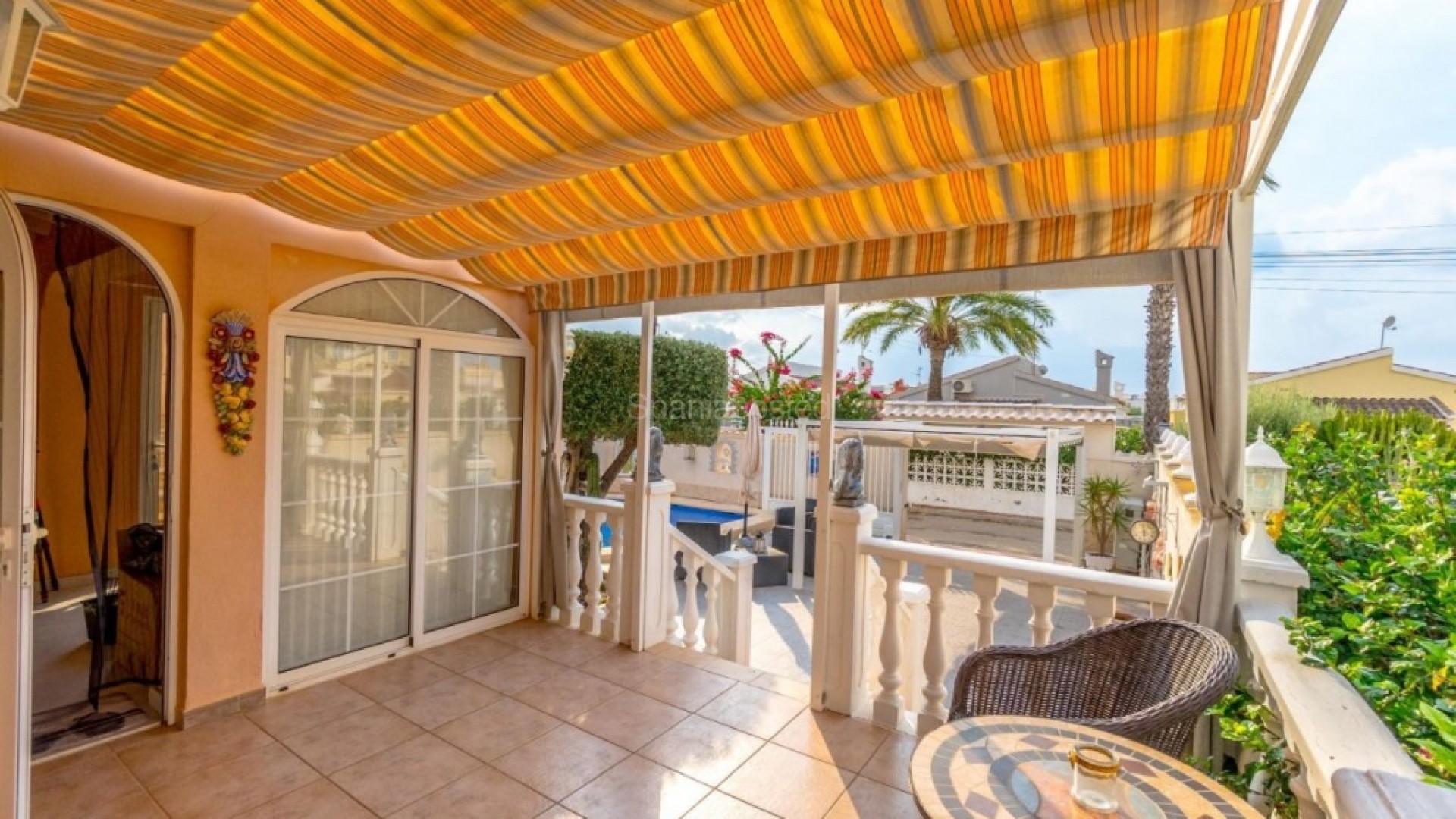 Resale - Villa -
Orihuela Costa - Playa Flamenca