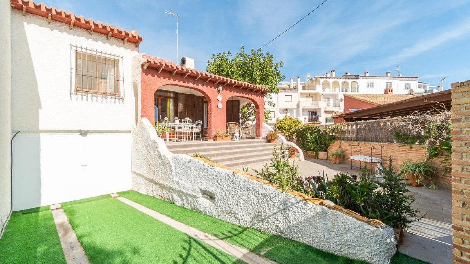 Resale - Villa -
Orihuela Costa - Punta Prima