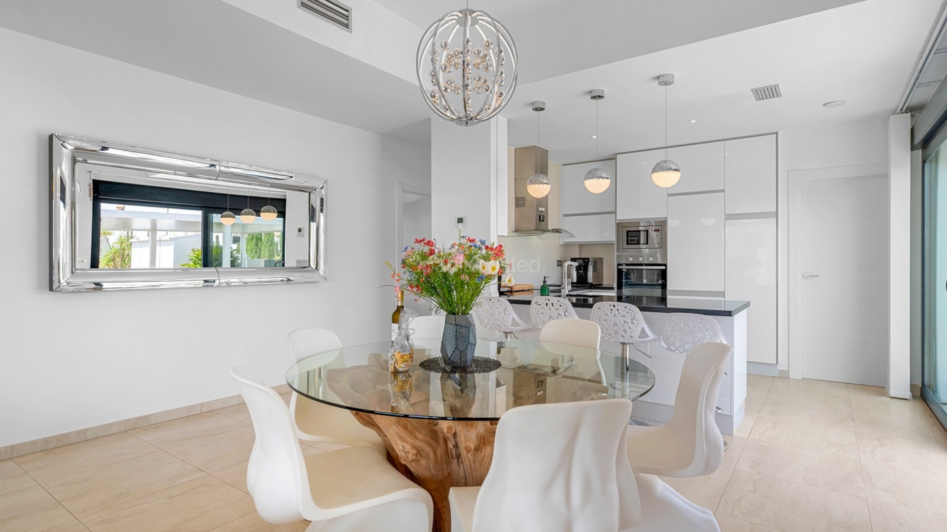 Resale - Villa -
Orihuela Costa - Villamartin