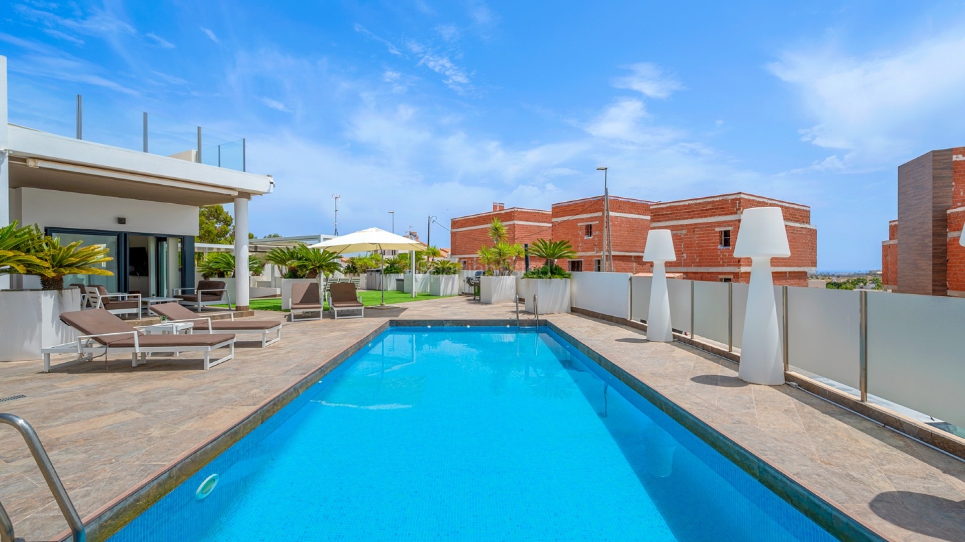 Resale - Villa -
Orihuela Costa - Villamartin