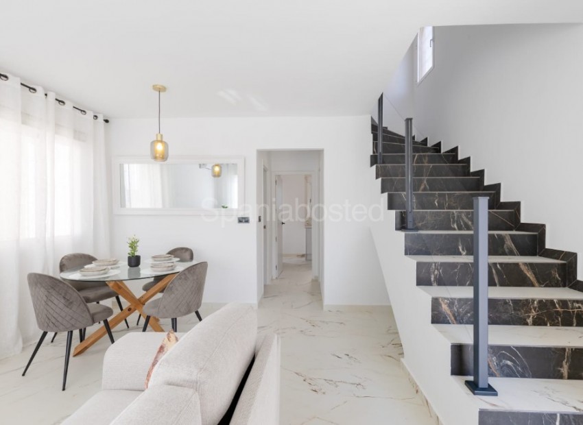 Resale - Villa -
Orihuela Costa - Villamartin