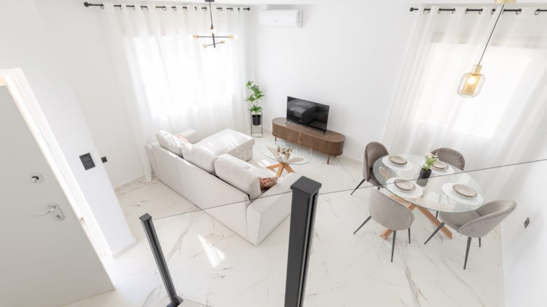 Resale - Villa -
Orihuela Costa - Villamartin