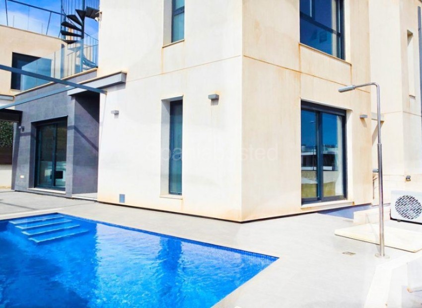 Resale - Villa -
Orihuela Costa - Villamartin