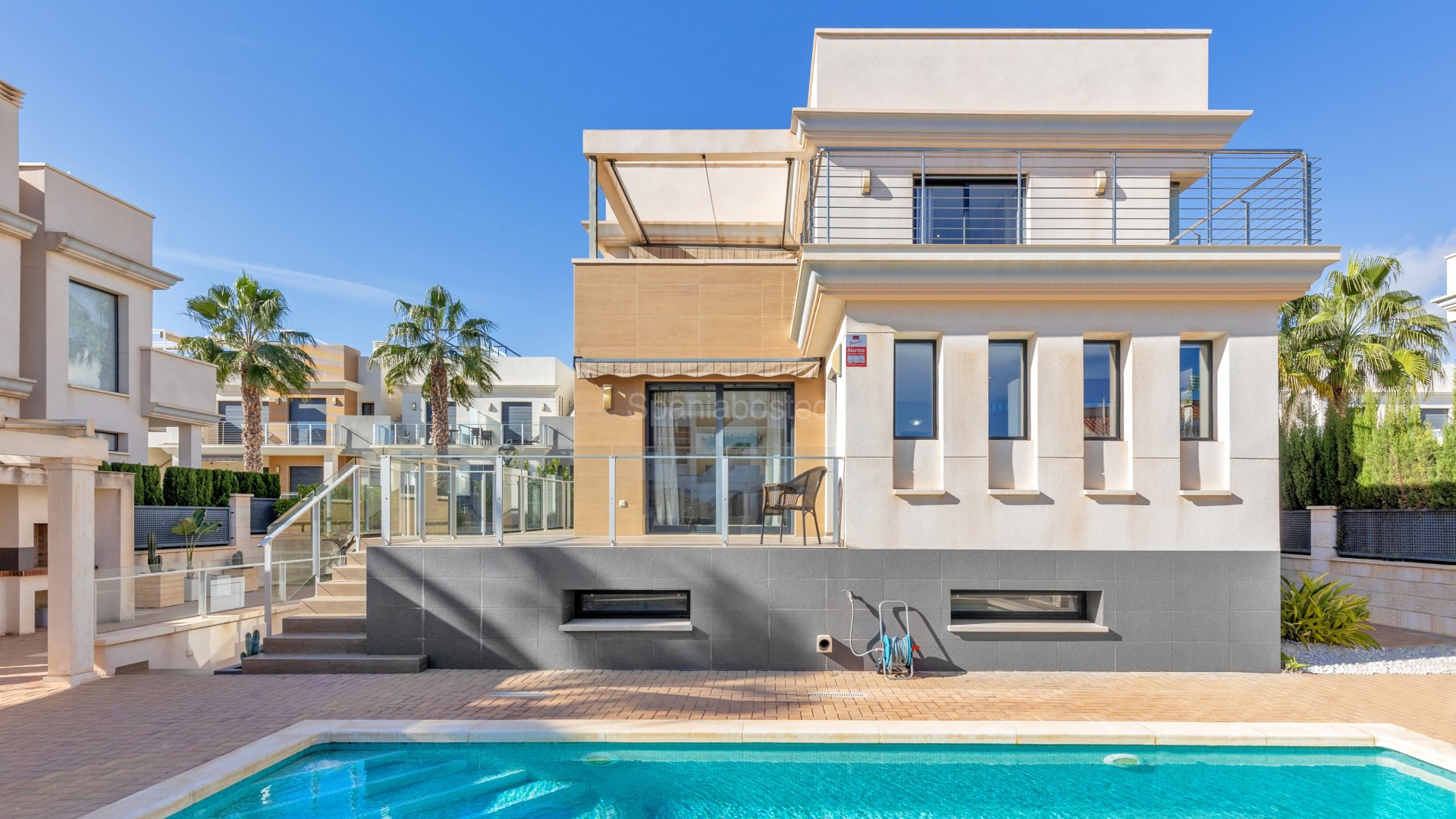 Resale - Villa -
Orihuela Costa