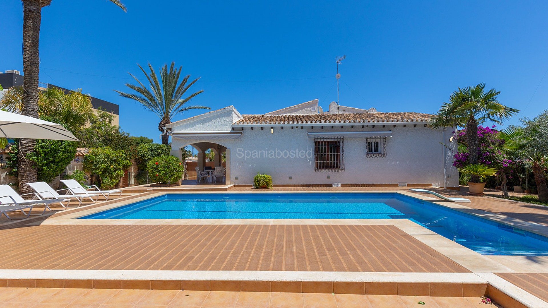 Resale - Villa -
Orihuela - Orihuela Costa