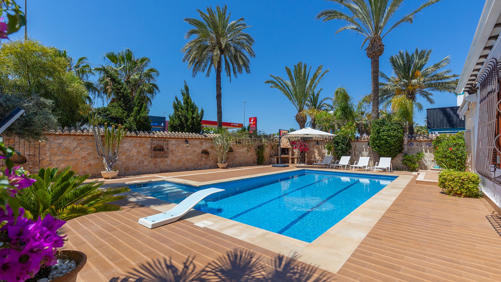 Resale - Villa -
Orihuela - Orihuela Costa
