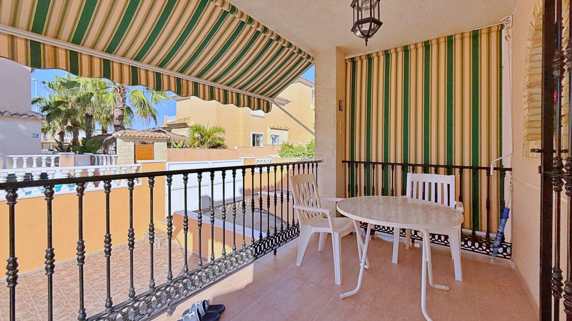 Resale - Villa -
Orihuela - Orihuela Costa