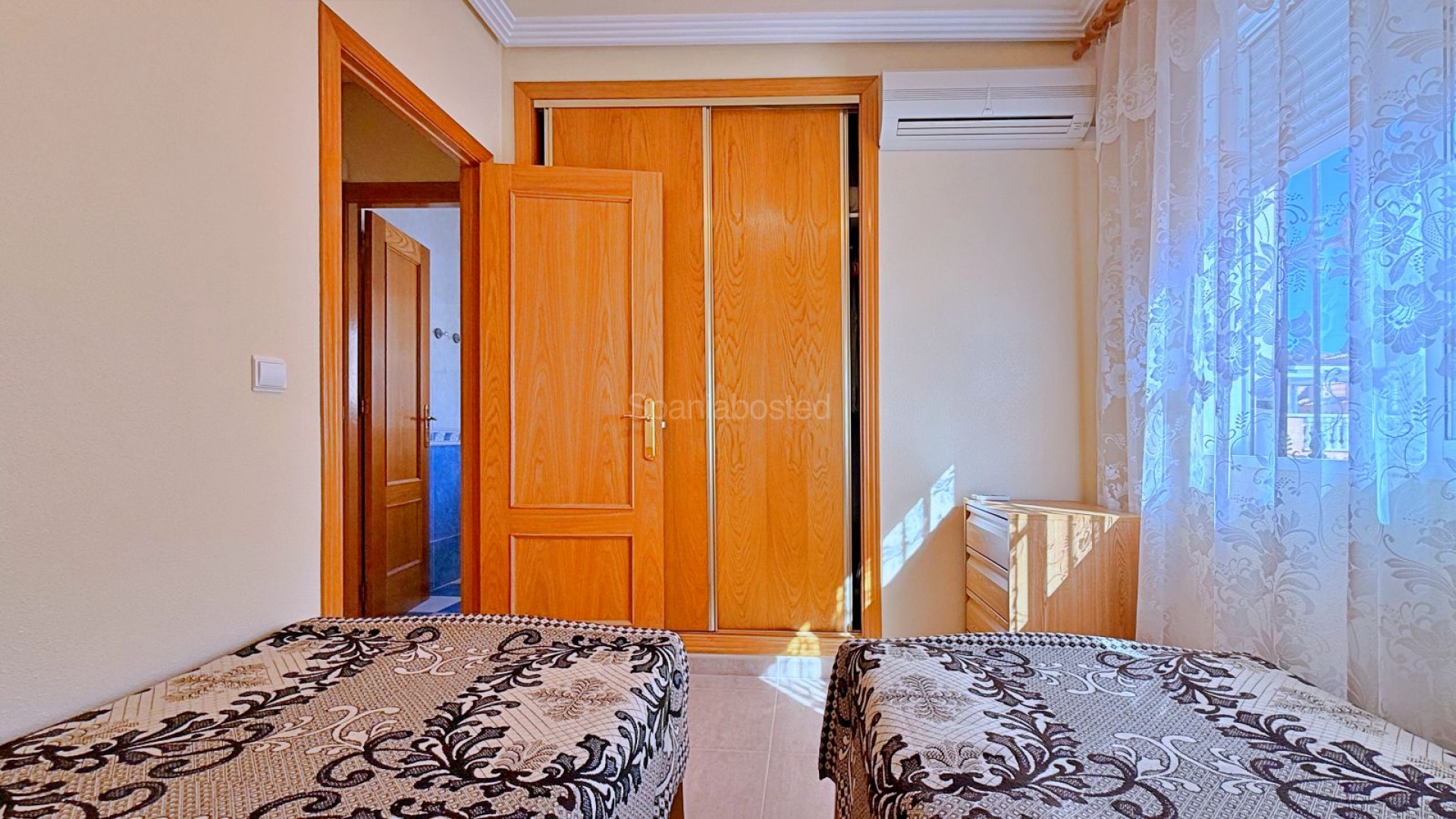 Resale - Villa -
Orihuela - Orihuela Costa