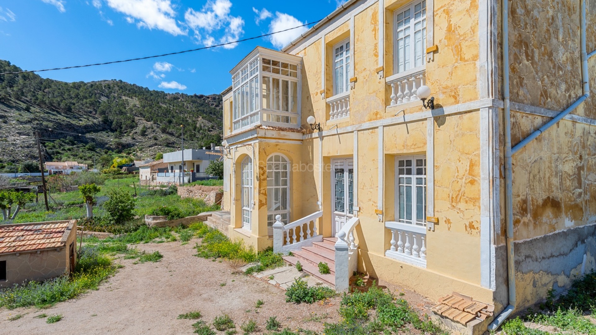 Resale - Villa -
Orihuela