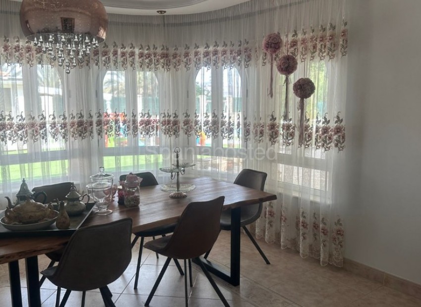 Resale - Villa -
Orihuela