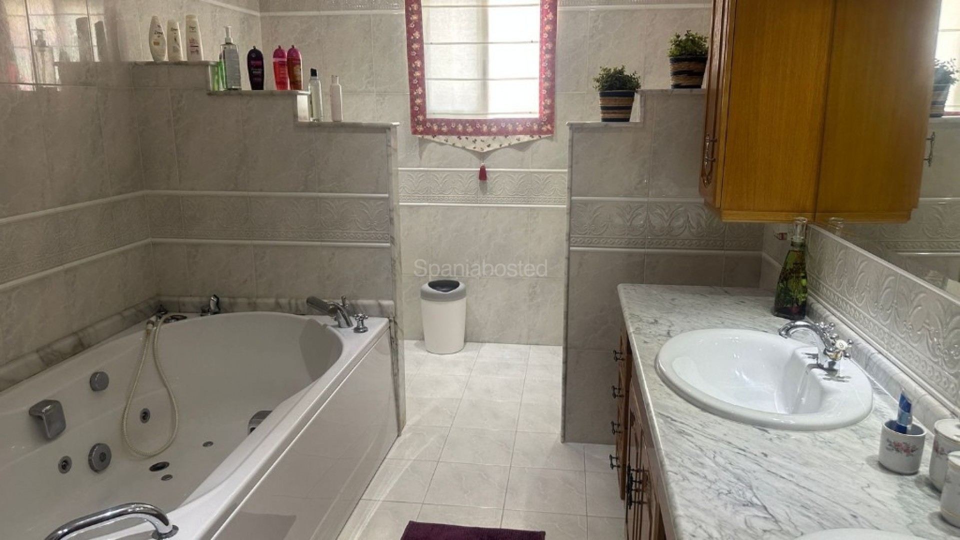 Resale - Villa -
Orihuela