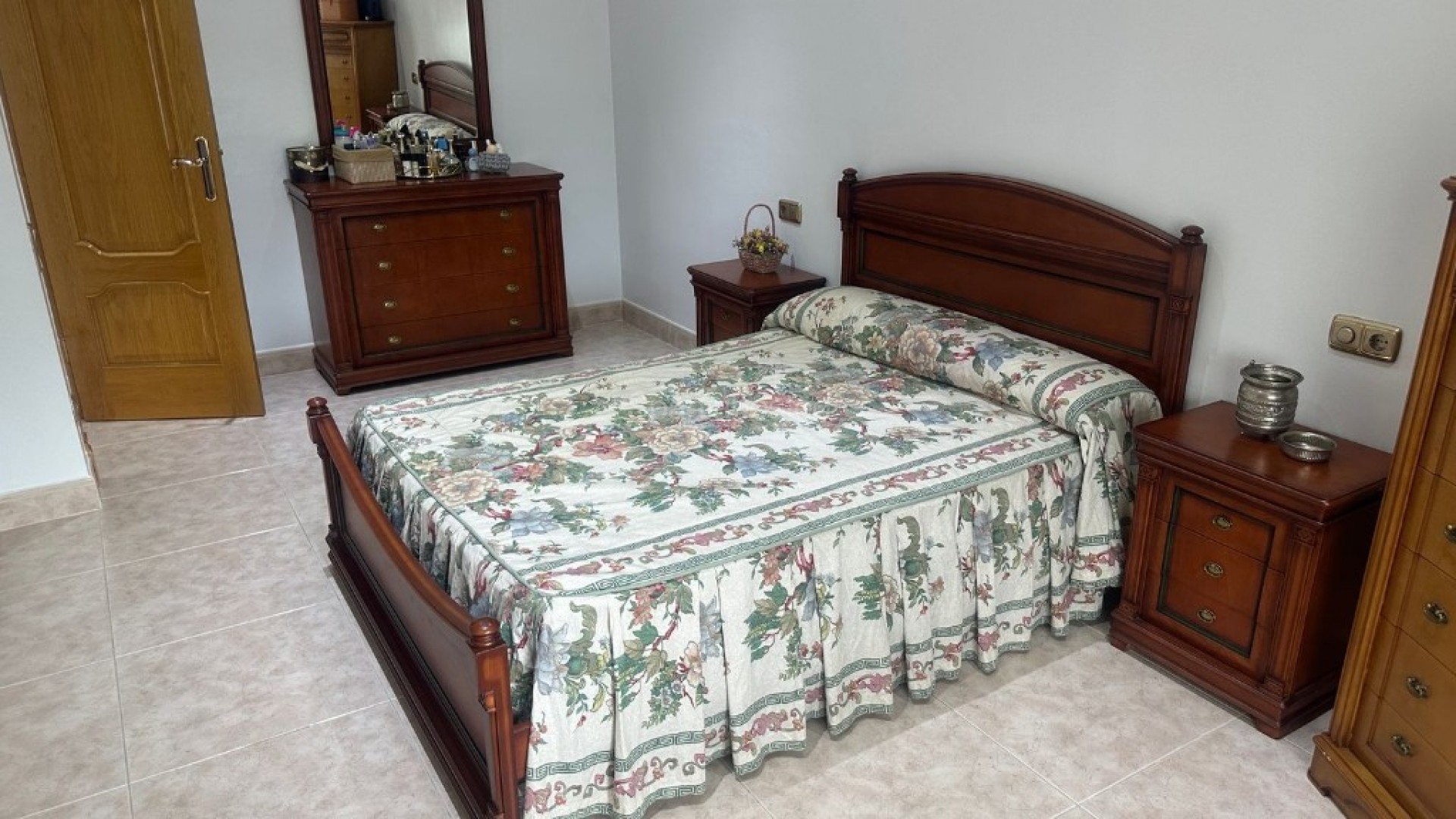 Resale - Villa -
Orihuela