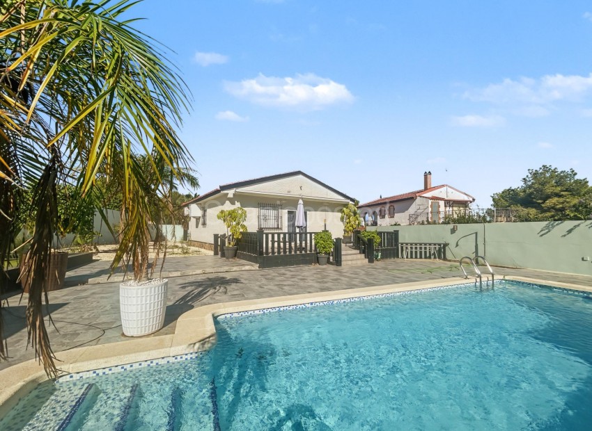 Resale - Villa -
Pilar de la Horadada - Pinar de Campoverde