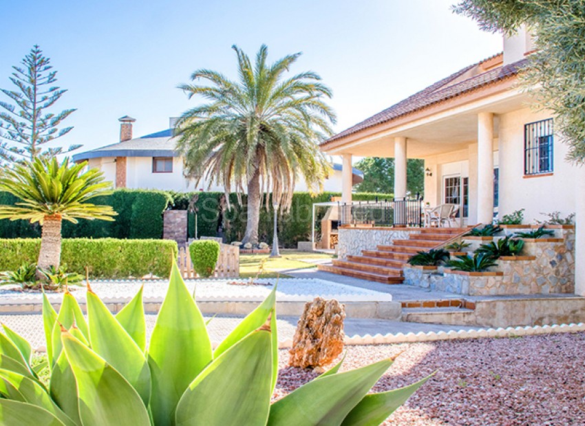 Resale - Villa -
Pilar de la Horadada