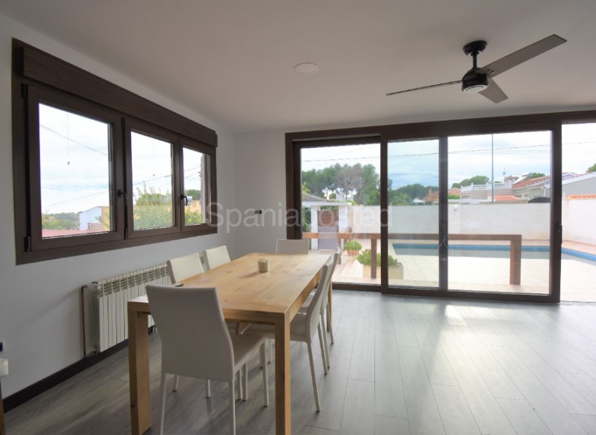 Resale - Villa -
Pinar de Campoverde