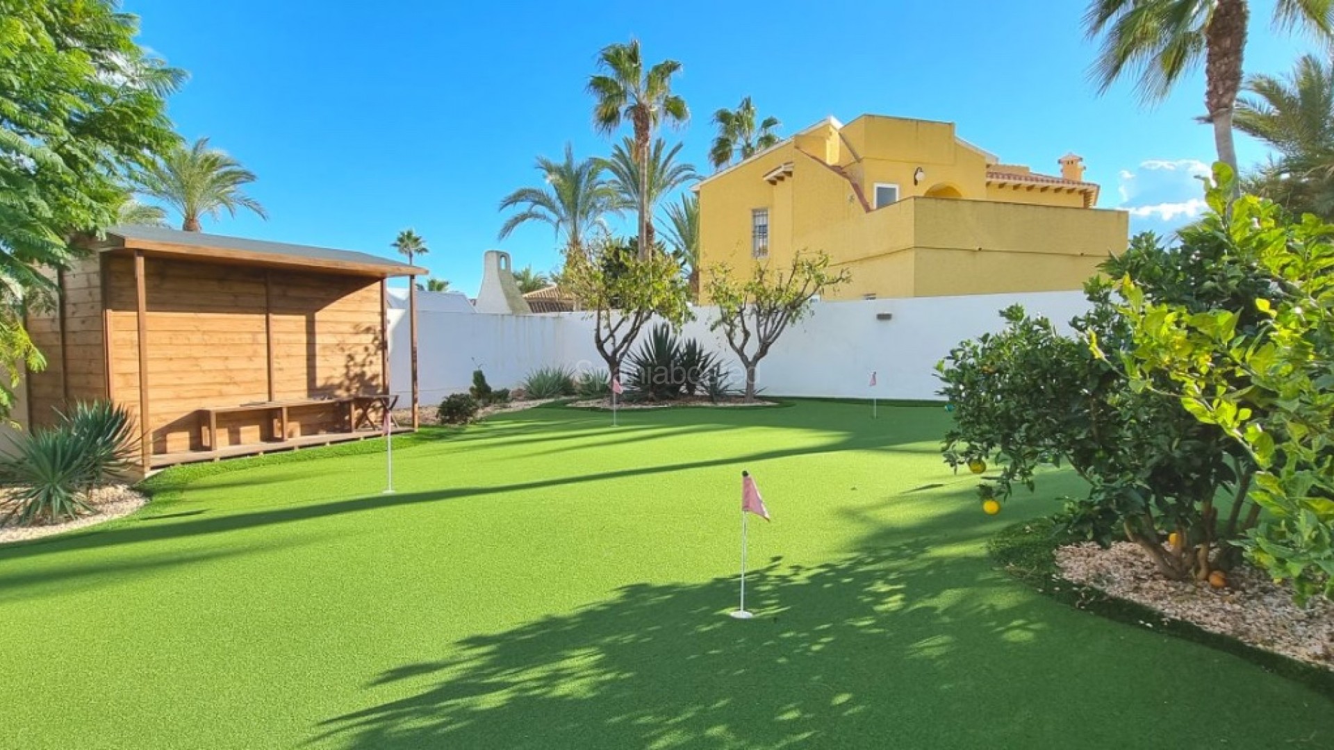 Resale - Villa -
Playa Flamenca