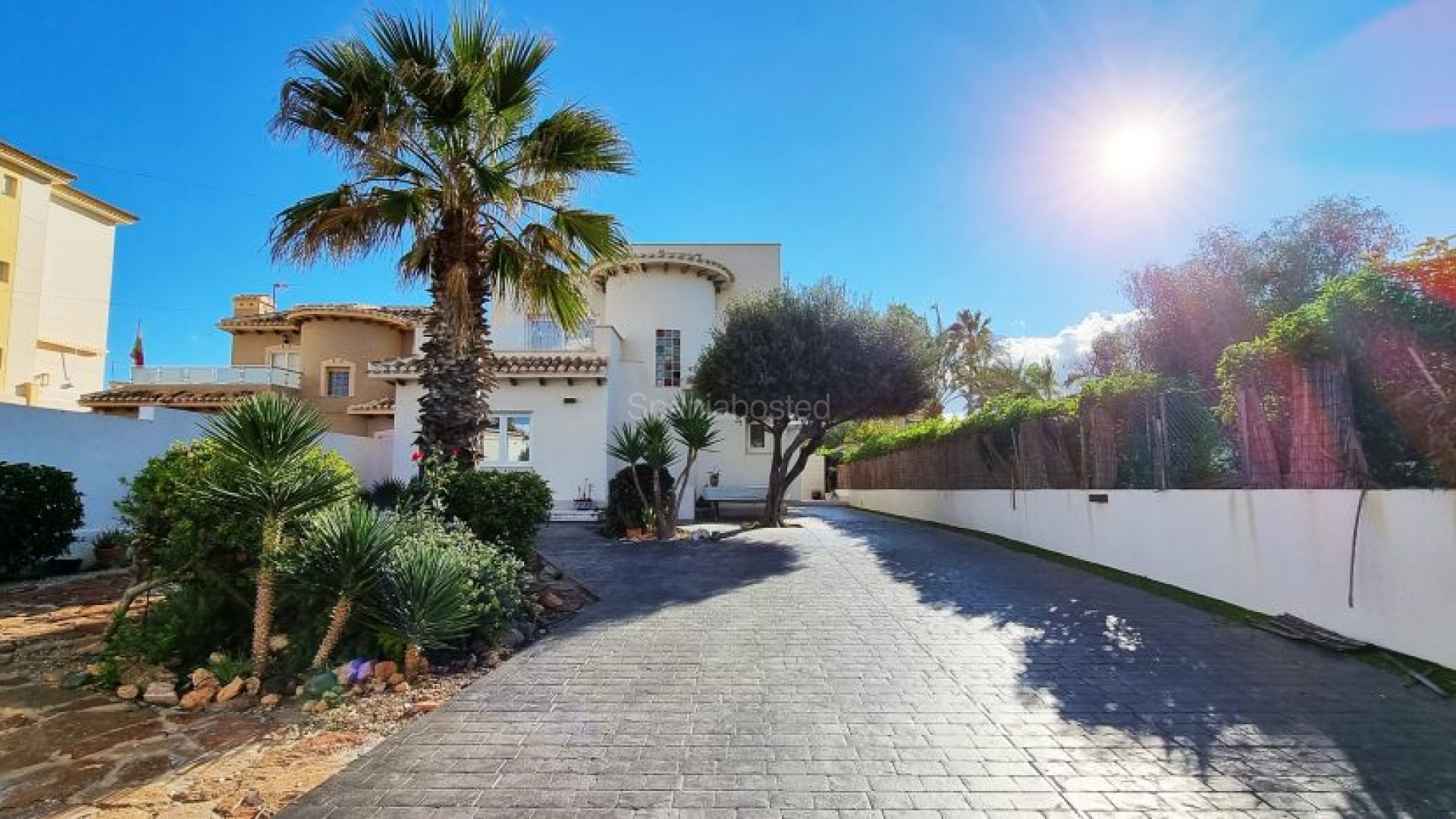 Resale - Villa -
Playa Flamenca