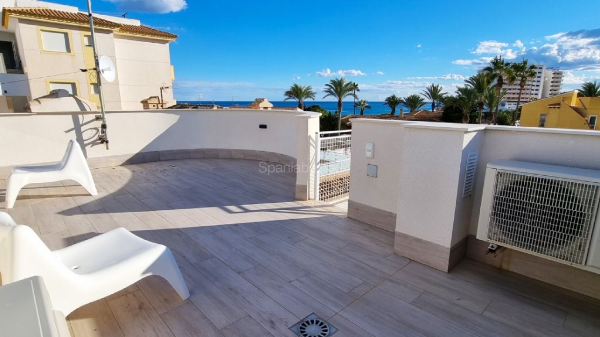 Resale - Villa -
Playa Flamenca
