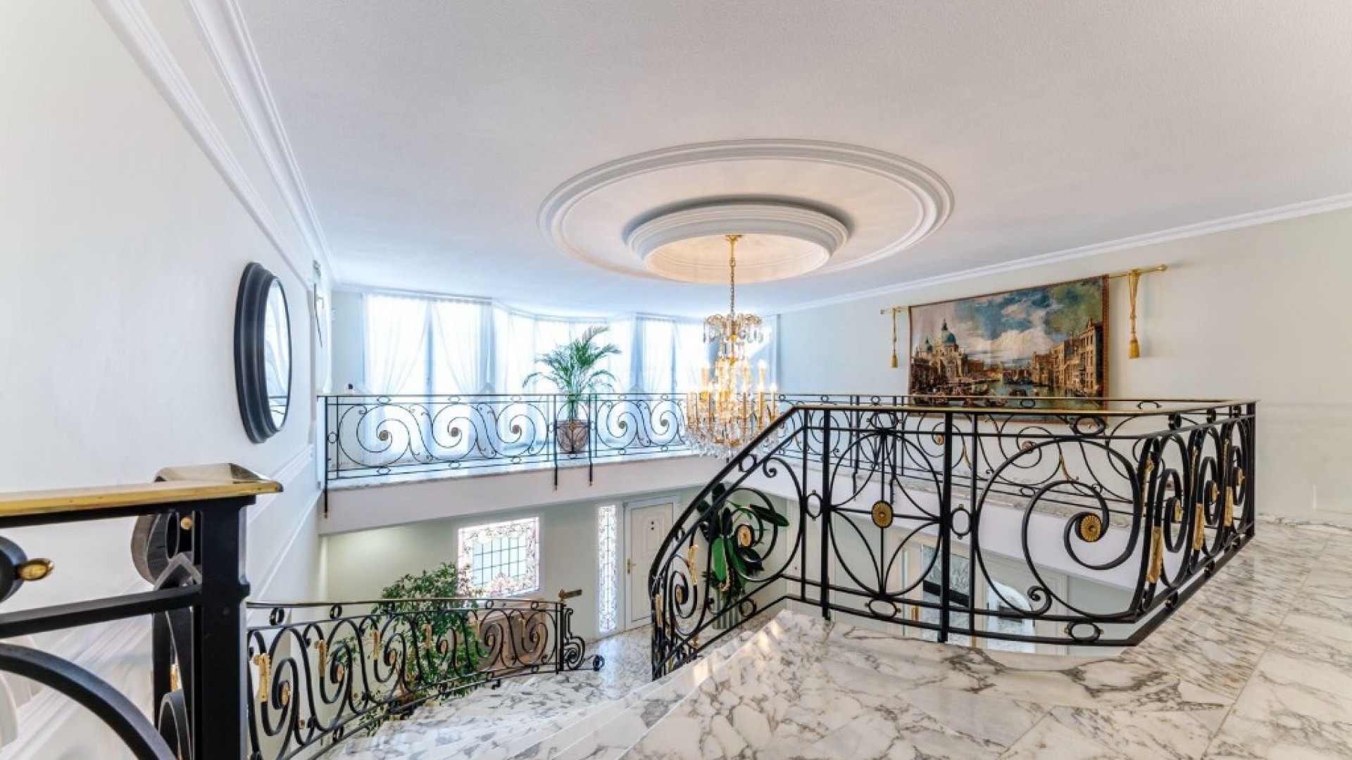 Resale - Villa -
Playa San Juan