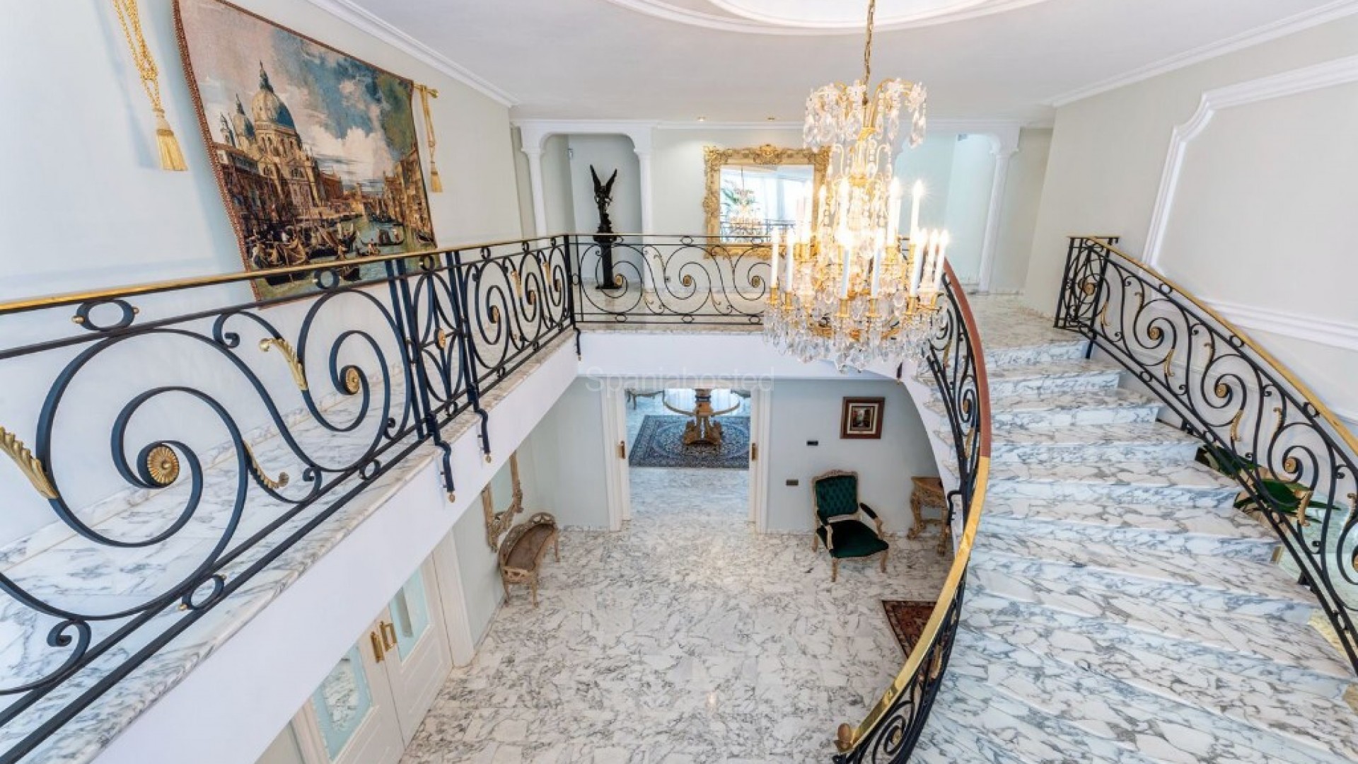 Resale - Villa -
Playa San Juan