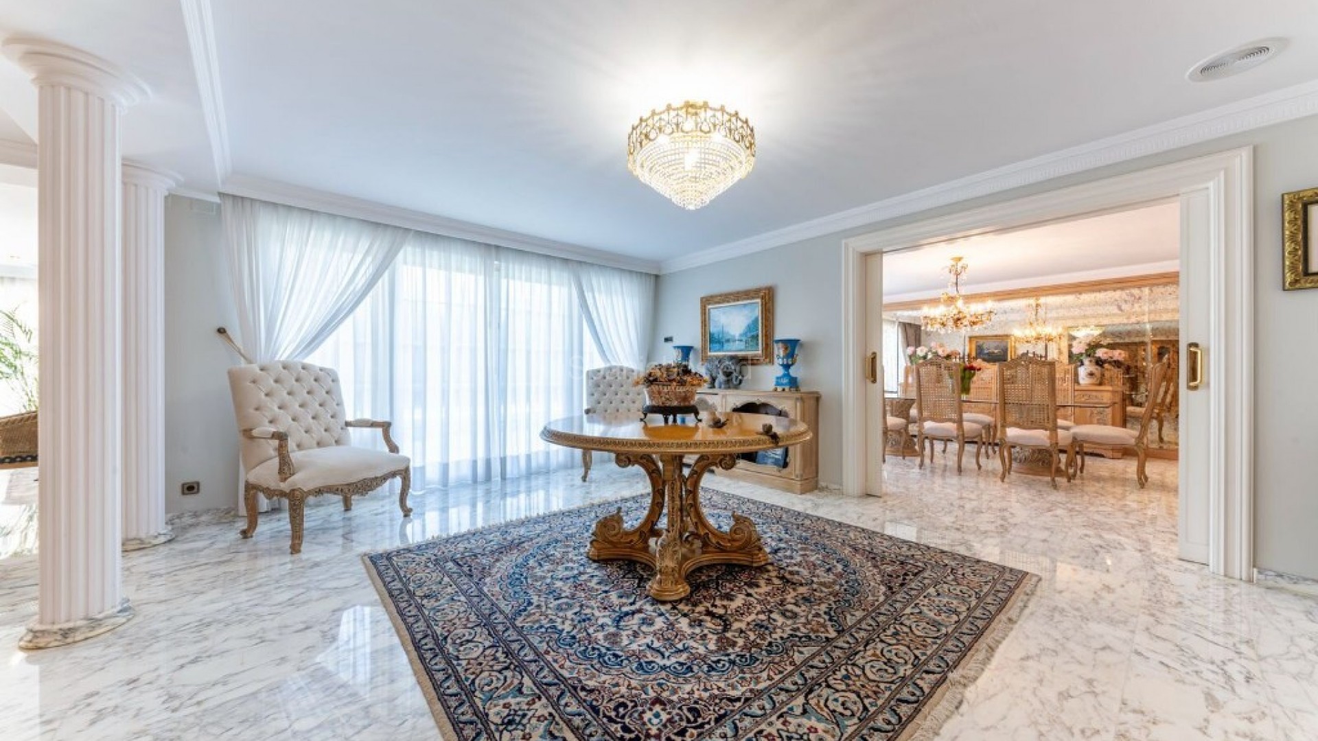 Resale - Villa -
Playa San Juan