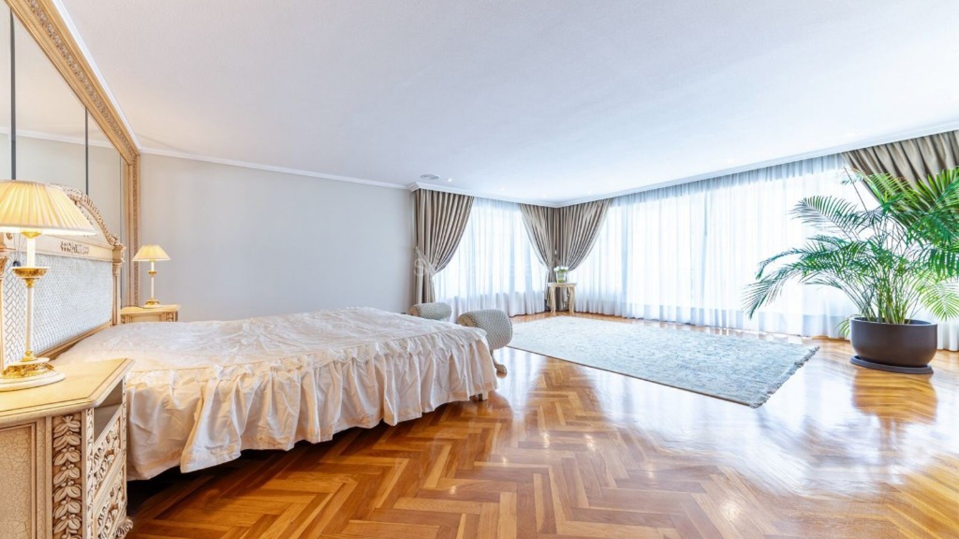 Resale - Villa -
Playa San Juan