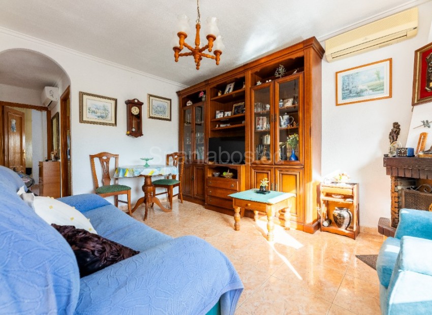Resale - Villa -
Punta Prima