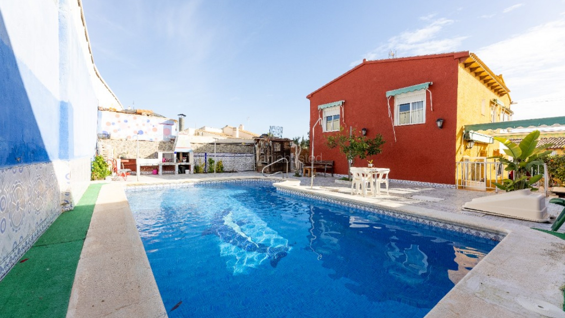 Resale - Villa -
Punta Prima