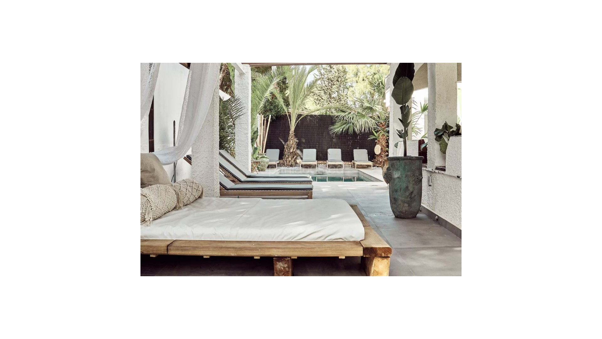 Resale - Villa -
Punta Prima