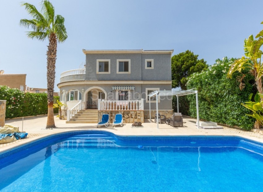 Resale - Villa -
San Fulgencio