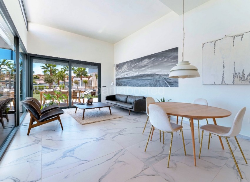 Resale - Villa -
San Miguel de Salinas